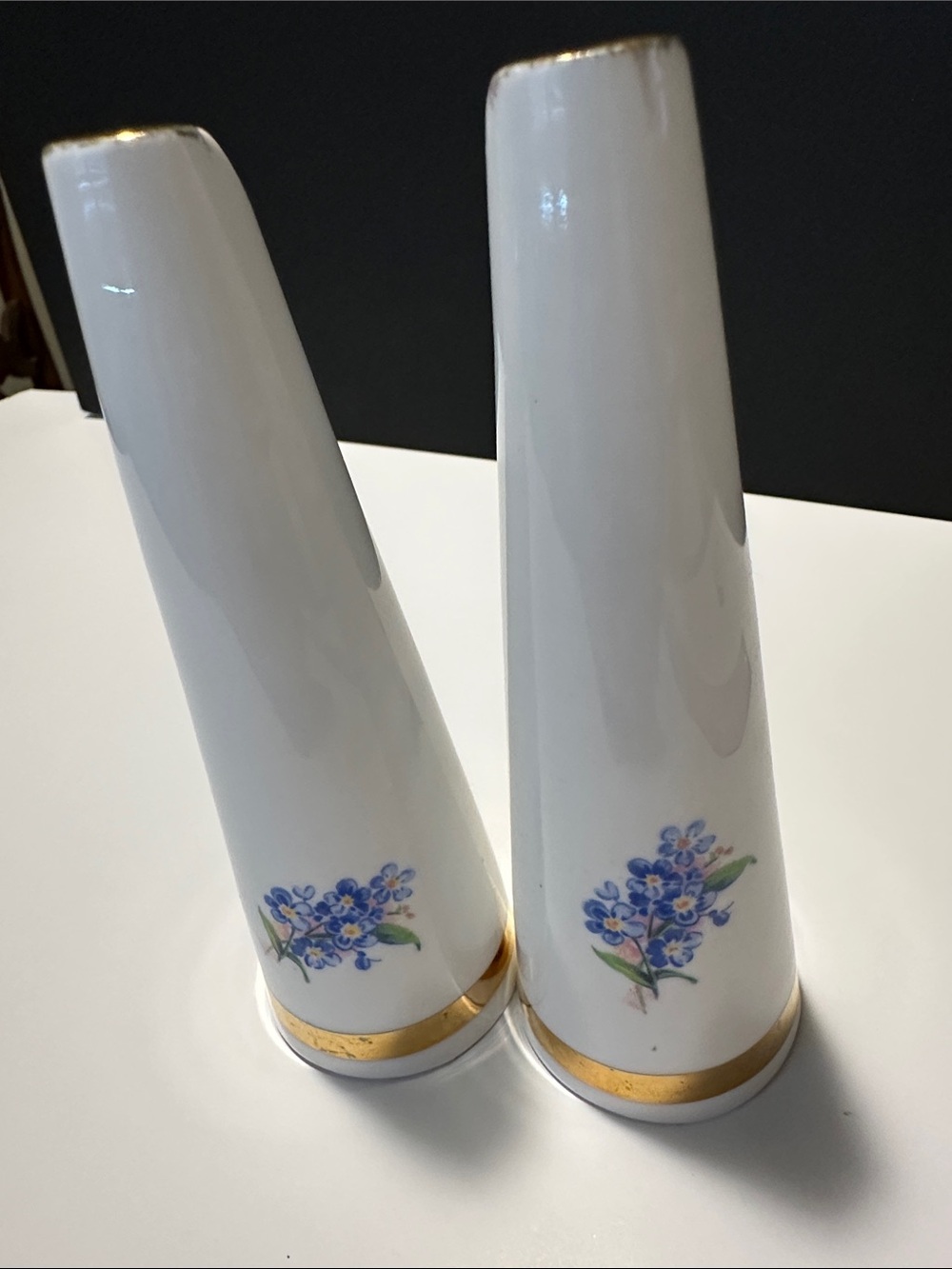 Royal Stuart Salt & Pepper Shakers with Gold Trim - Blue Floral - Picture 5 of 6
